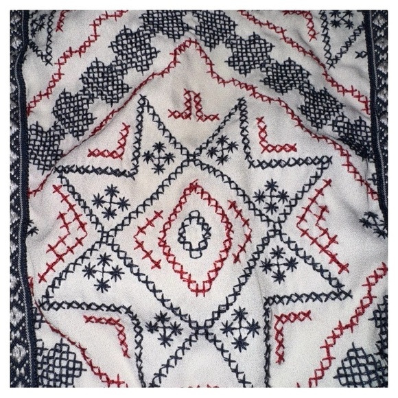 EXHILARATION WOMENS MEDIUM RED BLUE WHITE SLEEVELESS TOP CROSS STITCHED BEACH - Picture 4 of 8